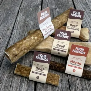 FourFriends Natural Chews Naturliga tuggben med ursprung EU. Utan tillsatser, flera storlekar och smaker.