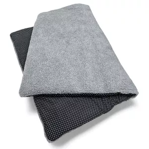 Hundfäll Favorit - grå teddy/svart med vita prickar - medium