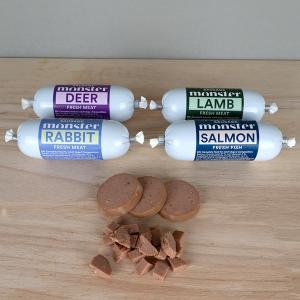 Monster Sausage, kladdfritt hundgodis i flera olika smaker. Belöningsgodis med 97% kött.