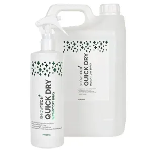 Show Tech+ Quick Dry fönspray som reducerar torktiden och vårdar pälsen på hunden.