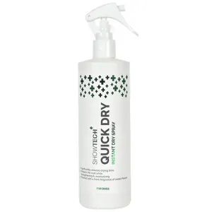 Show Tech+ Quick Dry fönspray som reducerar torktiden och vårdar pälsen på hunden. 400 ml.