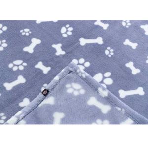 Trixie Kenny hundfilt i stålblå plysch med vita tassar och ben, finns i tre storlekar