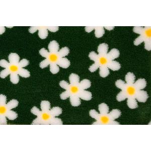 Vetbed hundfäll Daisy mörkgrön med vita blommor. Gummerad baksida. 50x75 cm.