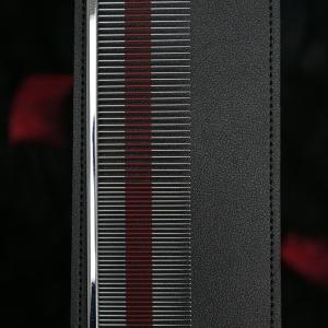 Yento Ambition RedFlame kam för hund och katt. Ger extra grepp. Längd 23 cm.