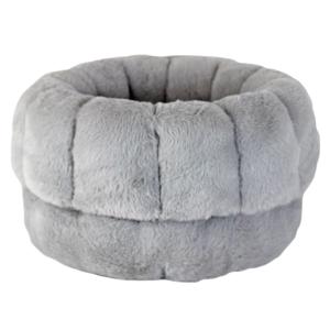 Rund hund- eller kattbädd med höga kanter. Ljusgrå plysch, diameter 38 cm.