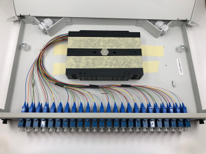 ODF Fiberpanel 1U med SC Adapter Pigtails