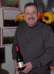 Blandad Vinlåda - Månadens Viner April 2026 (12 flaskor rött/vitt/rosé)