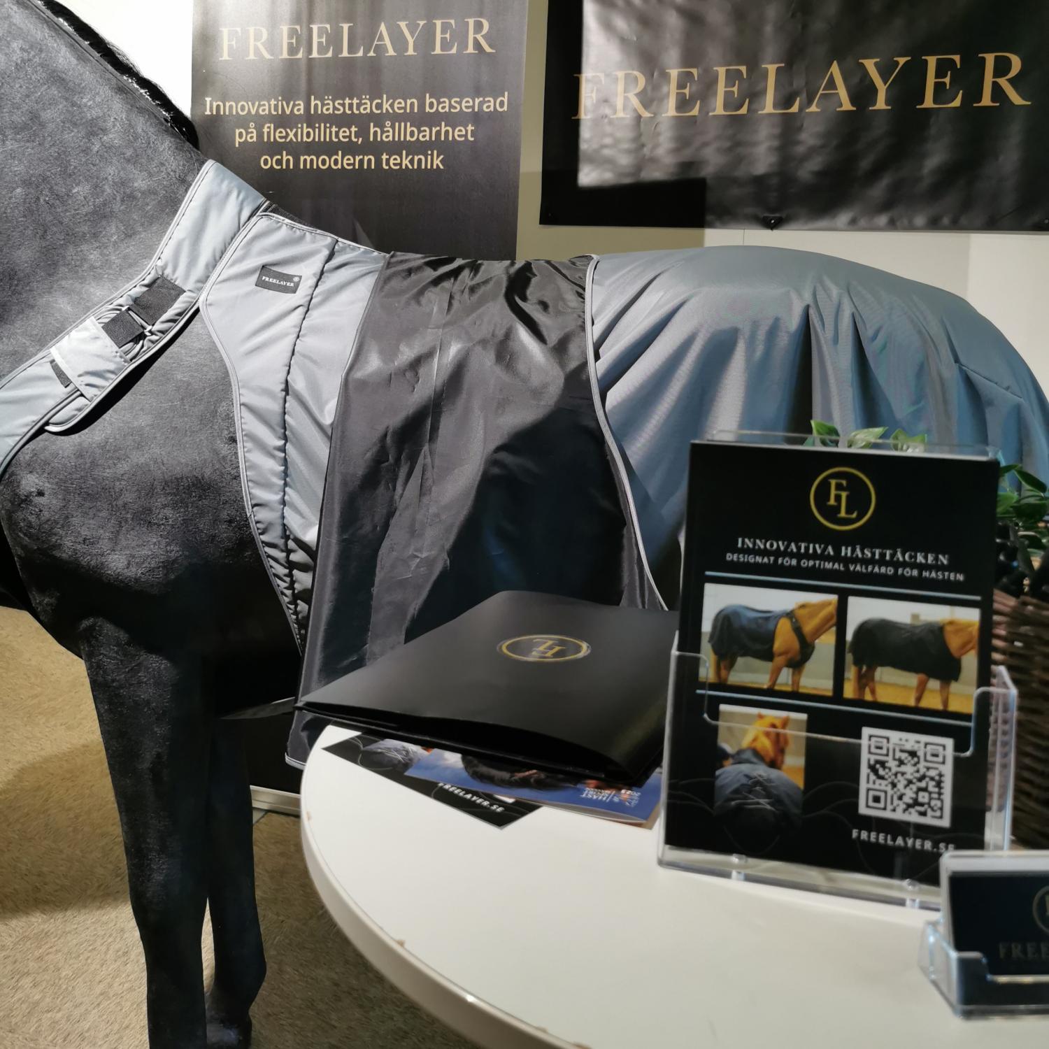 Freelayer introducerar sin banbrytande nya design i horsewear på Hästsportmässan i Borås. Med hållbarhet och hästens välfärd som kärnvärden, visar vi stolt upp vår senaste innovation.