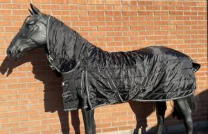 Stalltäcke 200g helhals