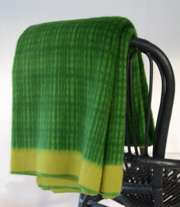 Darling lambswool throw Kiwi