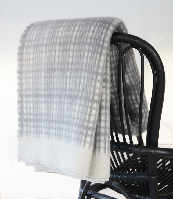 Darling lambswool throw Grey/white/Light grey