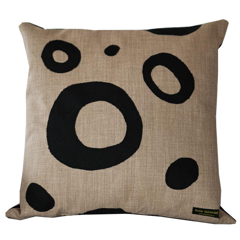 Dots padded pillow beige/black 60 x 60 cm