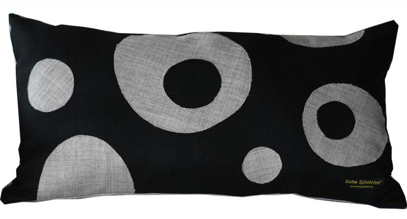 Dots stoppad kudde grå/svart 65x35 cm