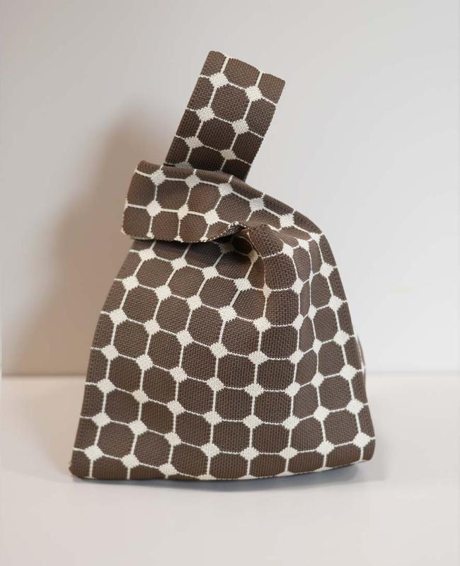 Handledsväska Ellen brun vit prick