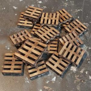 Miniature Pallets 1:48-1:35