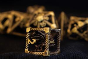 Hollow Dragons- Gold Metal Dice RPG Set (7 tärningar)
