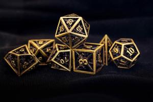 Hollow Swords- Gold Metal Dice RPG Set (7 tärningar)