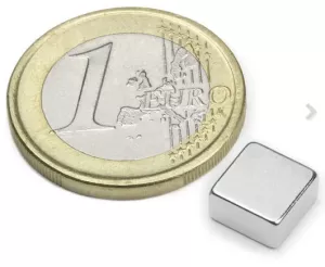 Disc Magnet block 8x8 mm, höjd 4 mm (5st) Nickelpläterad 1500g styrka