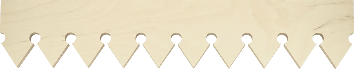 Pfettenbrett 019 im skandinavischen Stil. Hergestellt aus Holz in Schweden.