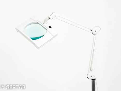 Förstoringslampa Quatro 2x9 w