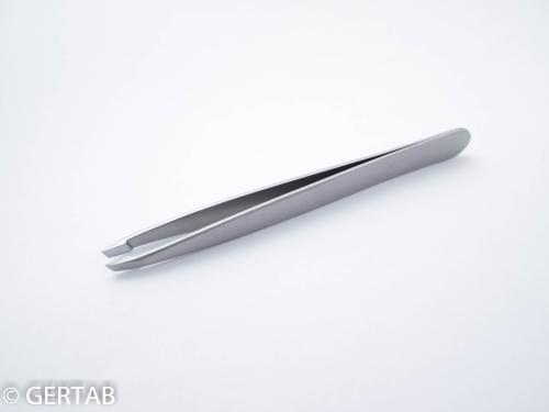 Eyebrow Tweezers / Slanted rfr Credo