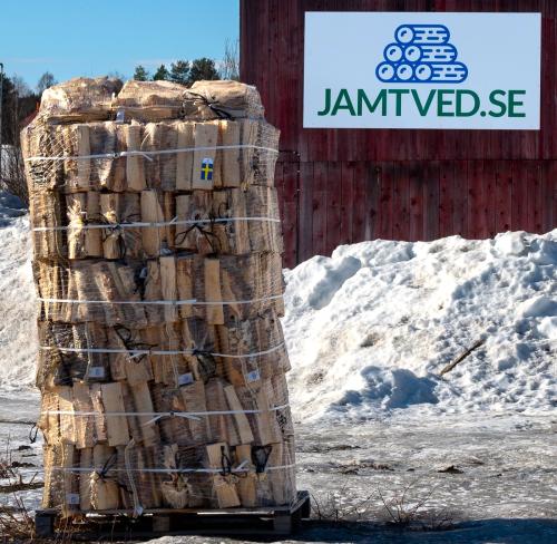 Björkved 40 liter x 48 plus tre säckar upptändningsved (på pall för hemleverans fraktfritt i hela Sverige)