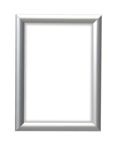 Silverfärgad snäppram gjord av aluminium. 500x700 mm.