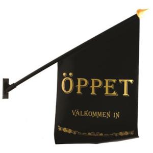 FLAGGA ÖPPET SVART MED GULDTEXT