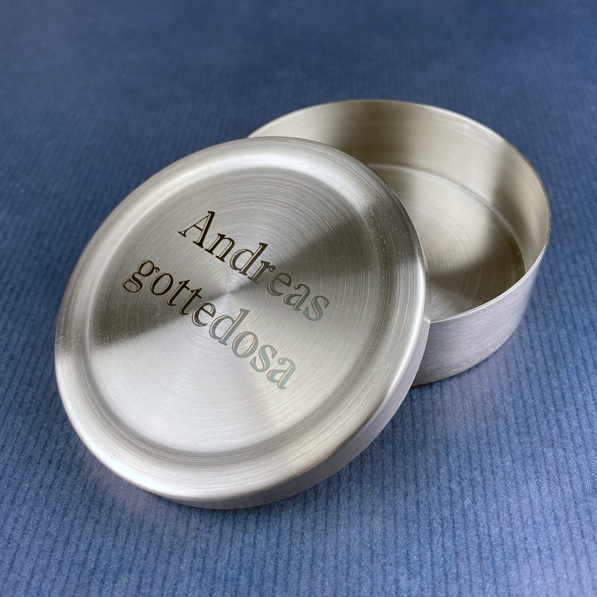 Snusdosa stål gravyrbar