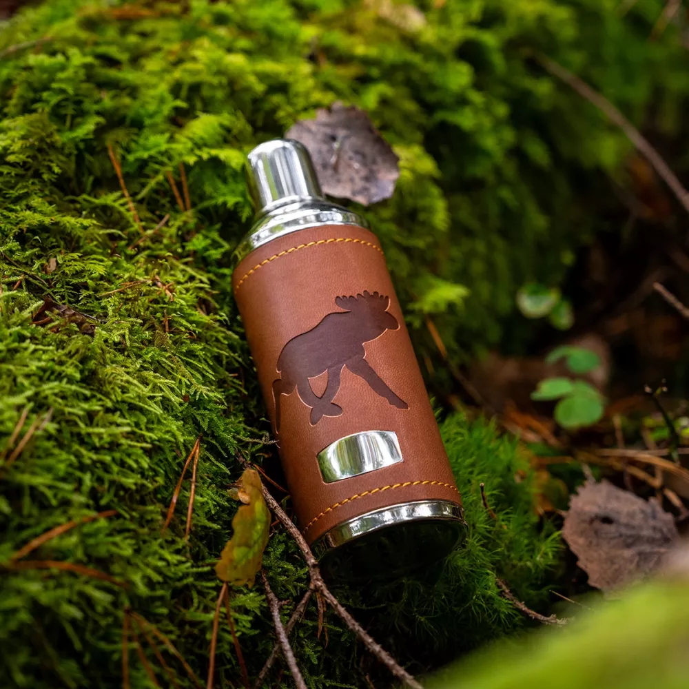 Plunta med älgmotiv graveringsbar