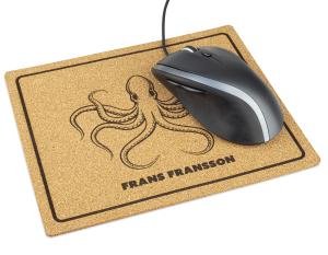 Musmatta i kork med personligt graverat motiv