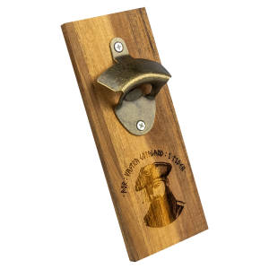 Bill Granath vägghängd flasköppnare