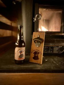 Bill Granath vägghängd flasköppnare