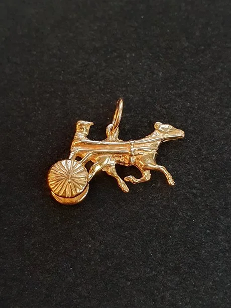 Travhäst m sulky 18K 180336H