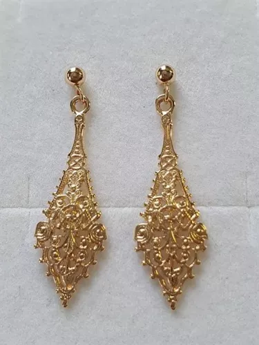 Örhänge genombrutna hängande 18K 180057Ö