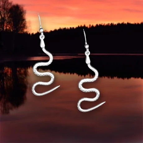 Ormen örhänge