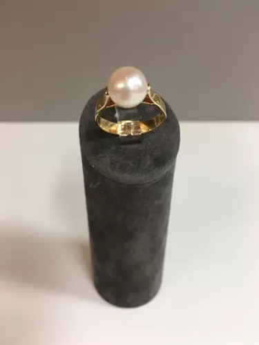 Pärlring i 18K guld med 7 mm sötvattenspärla och öppna sidor
