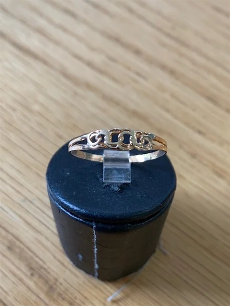 Bismarck ring 18K 180245R