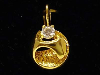 Hängsmycke 18K 180535H
