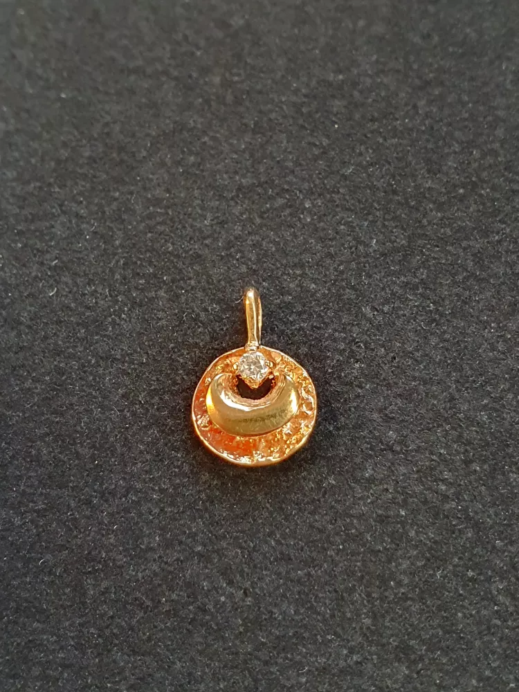 Hängsmycke 18K 180536H