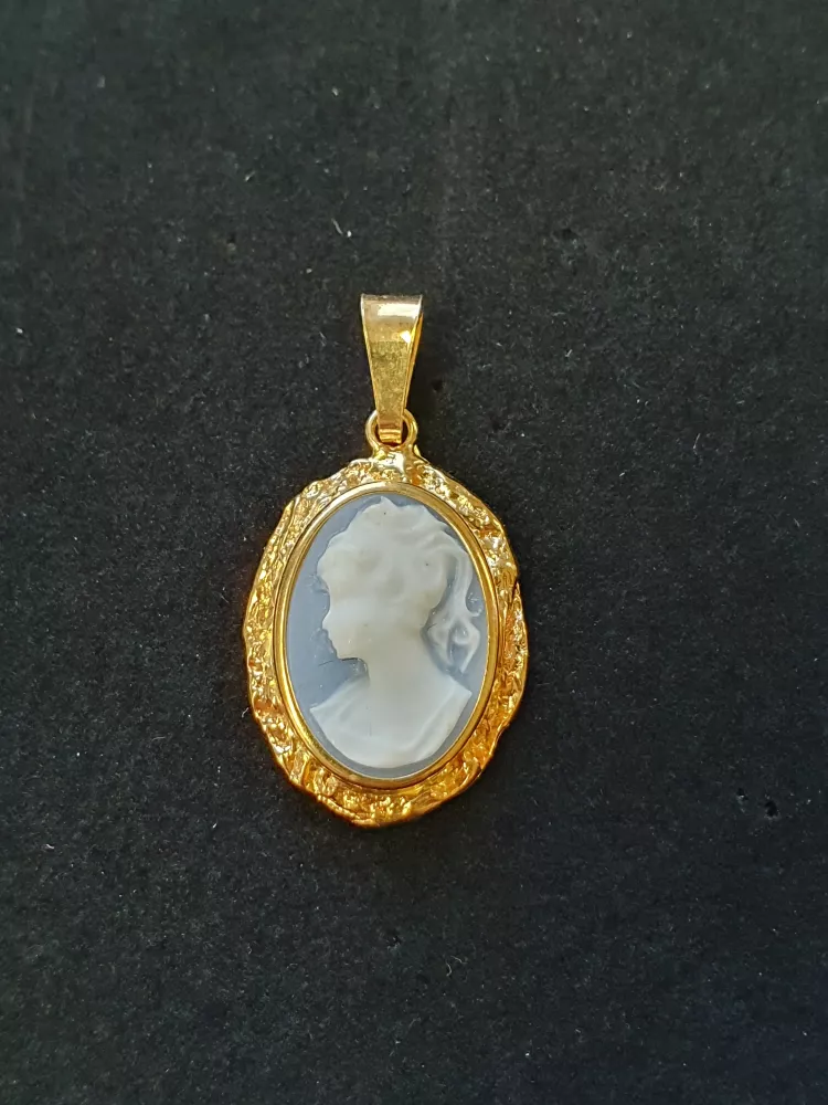 Camé hänge blå 18K 180925H