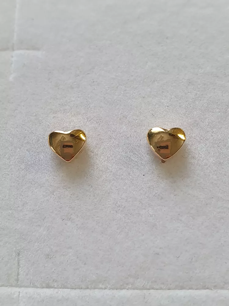 Hjärtan 5mm fasta 18K 180848Ö