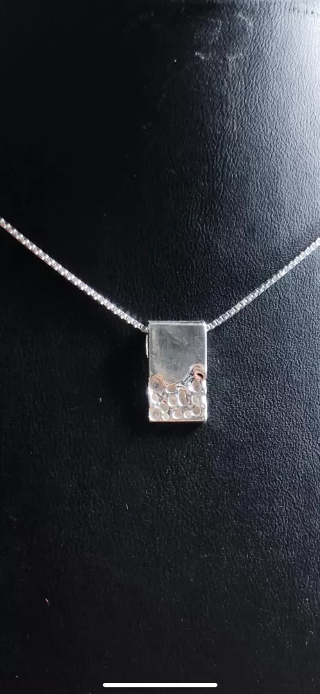 Blank och gropig silver 9251651H
