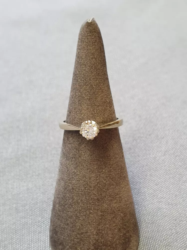 Ring m diamant 45,0 2,1gr 18Kvg