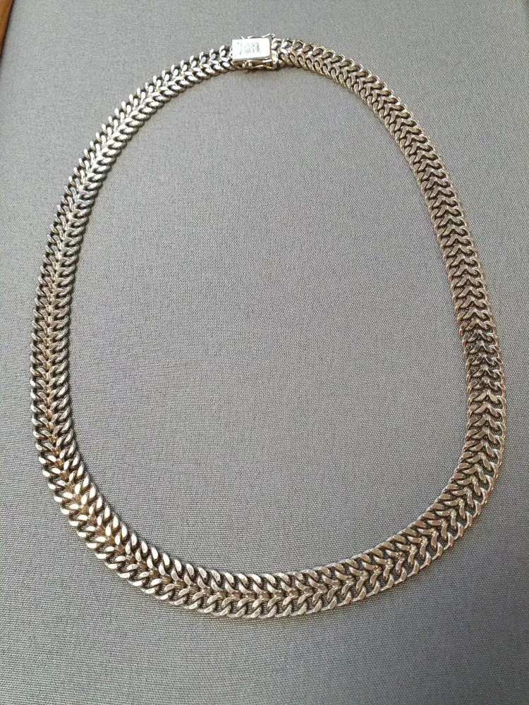Fiskbenscollie rakt 46cm 80,5gr 18K vitguld