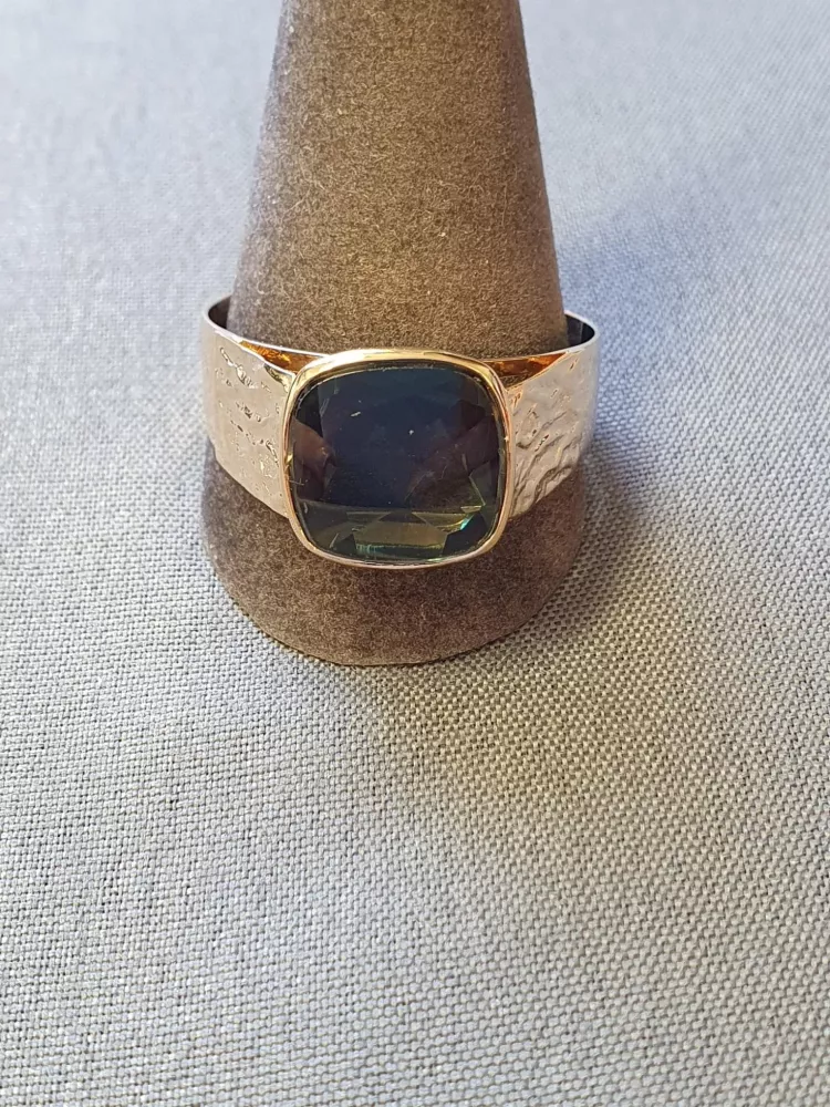 Klackring m grön glassten 72,0 5,9gr 18K