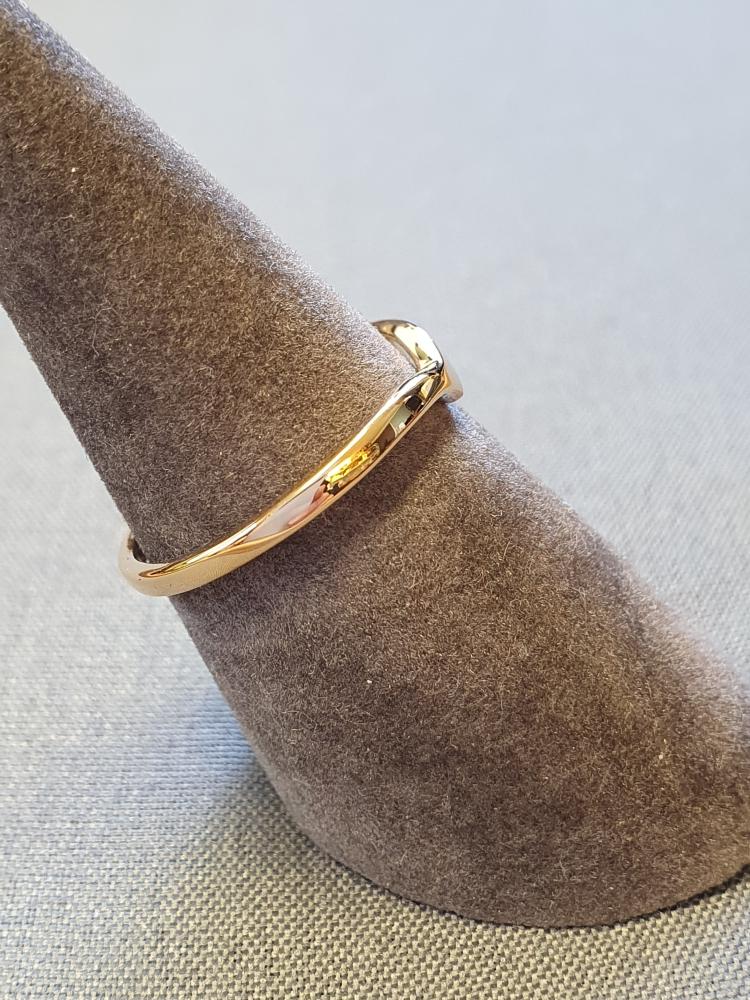 V-formad ring 18K 180783R