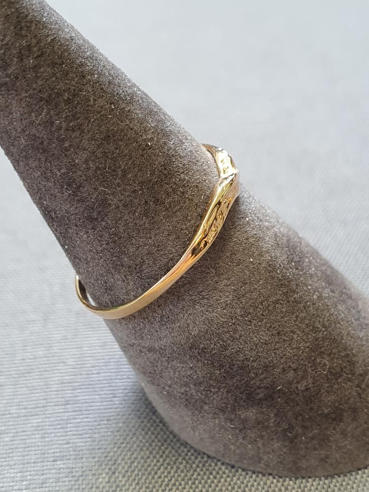 V-ring mönstrad 18K 180823R
