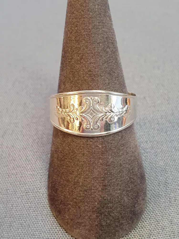 Medelpadsring i silver 9250249R