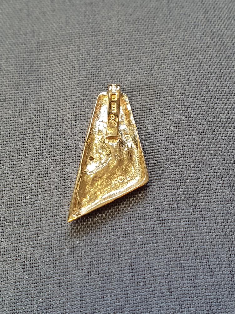 Hängsmycke m diamant 2,3gr 18K